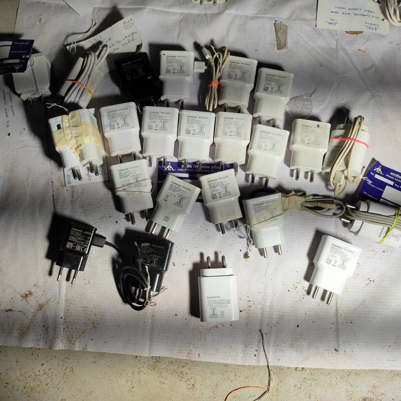 Lot of 101 Assorted Mobile Chargers – 21 Samsung Original + Mixed Brands | MSTC Patna Airport Auction