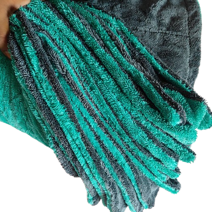 Bulk Pack of 17 Ultra-Thick Microfiber Cloths – 900 GSM, 38x38 cm (Black with Green Edges)